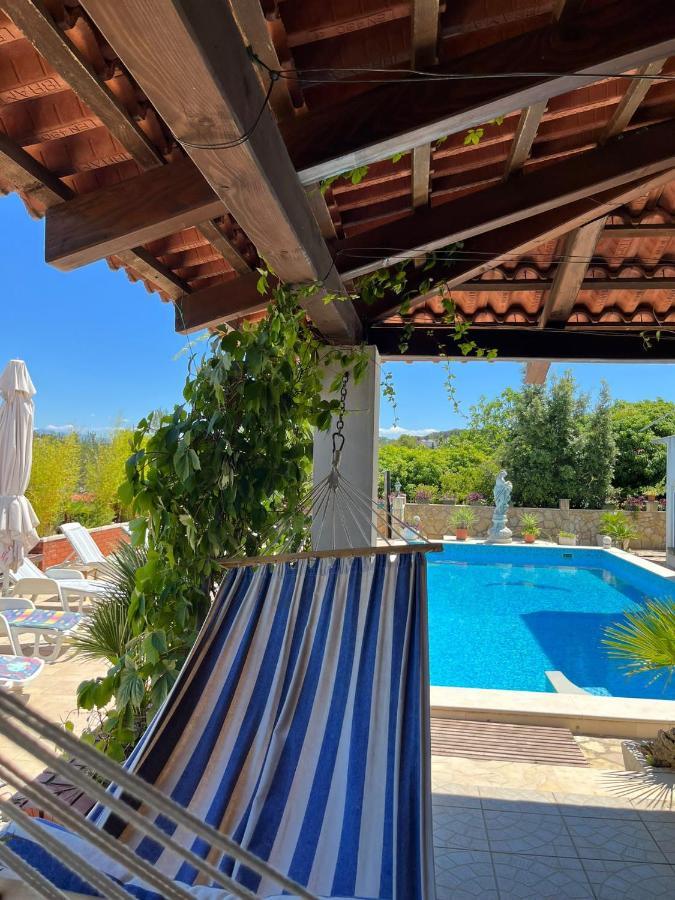 Apartament Gorana Apartman With Swimming Pool Jelsa  Zewnętrze zdjęcie